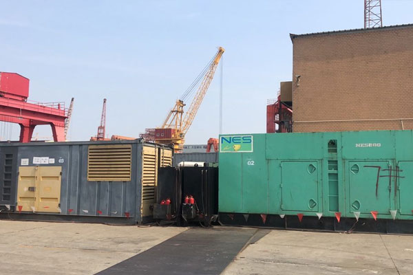 阿坝发电机出租空气滤清器的清洁频率是多少？