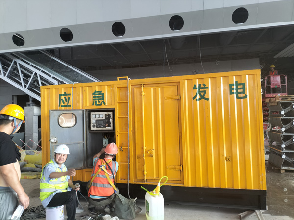 阿坝怎样判断空气滤清器是否需要更换？